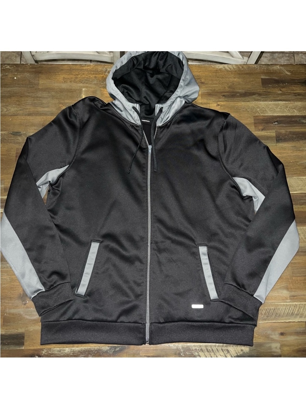 TekGear men’s black and gray zip up hoodie basketball performance jacket EUC